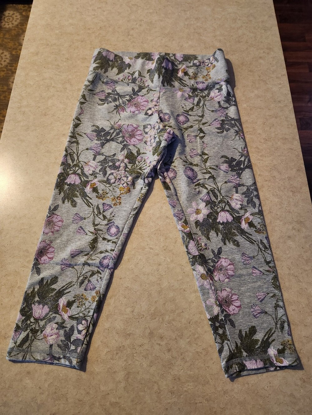Victoria's Secret Floral Grey Capri Leggings with Lilac Print